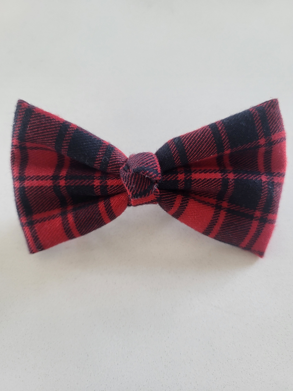 FREE💥 WITH 3/$30 BUNDLE💥 Red and Black Plaid Bow Hair Clip